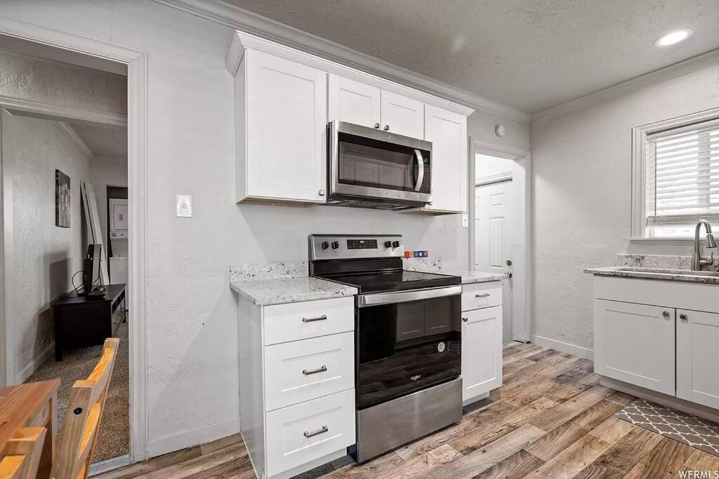 Cute Entire Small House With Large Yard! Pets Welcome! West Valley City Exterior foto