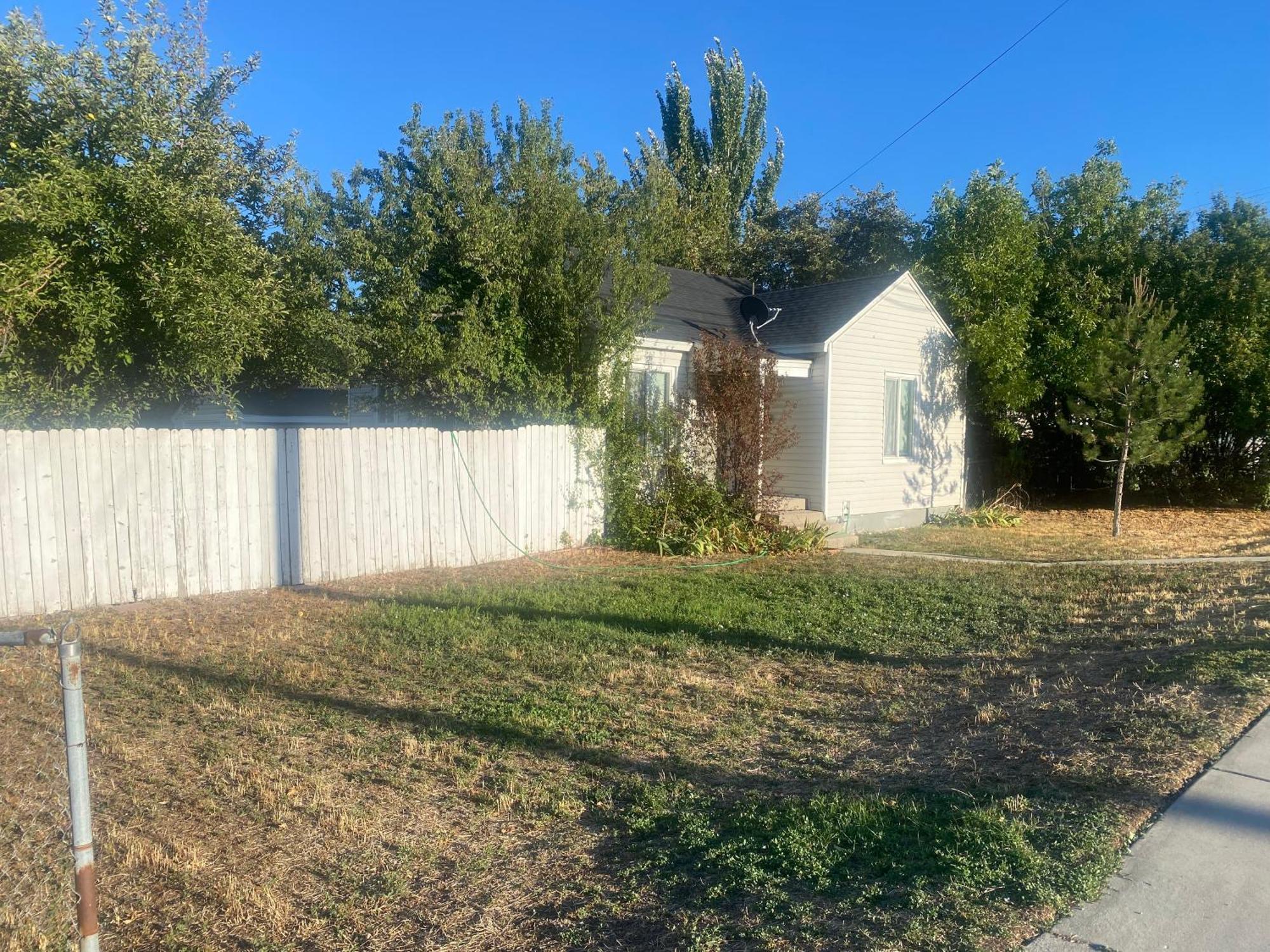 Cute Entire Small House With Large Yard! Pets Welcome! West Valley City Exterior foto