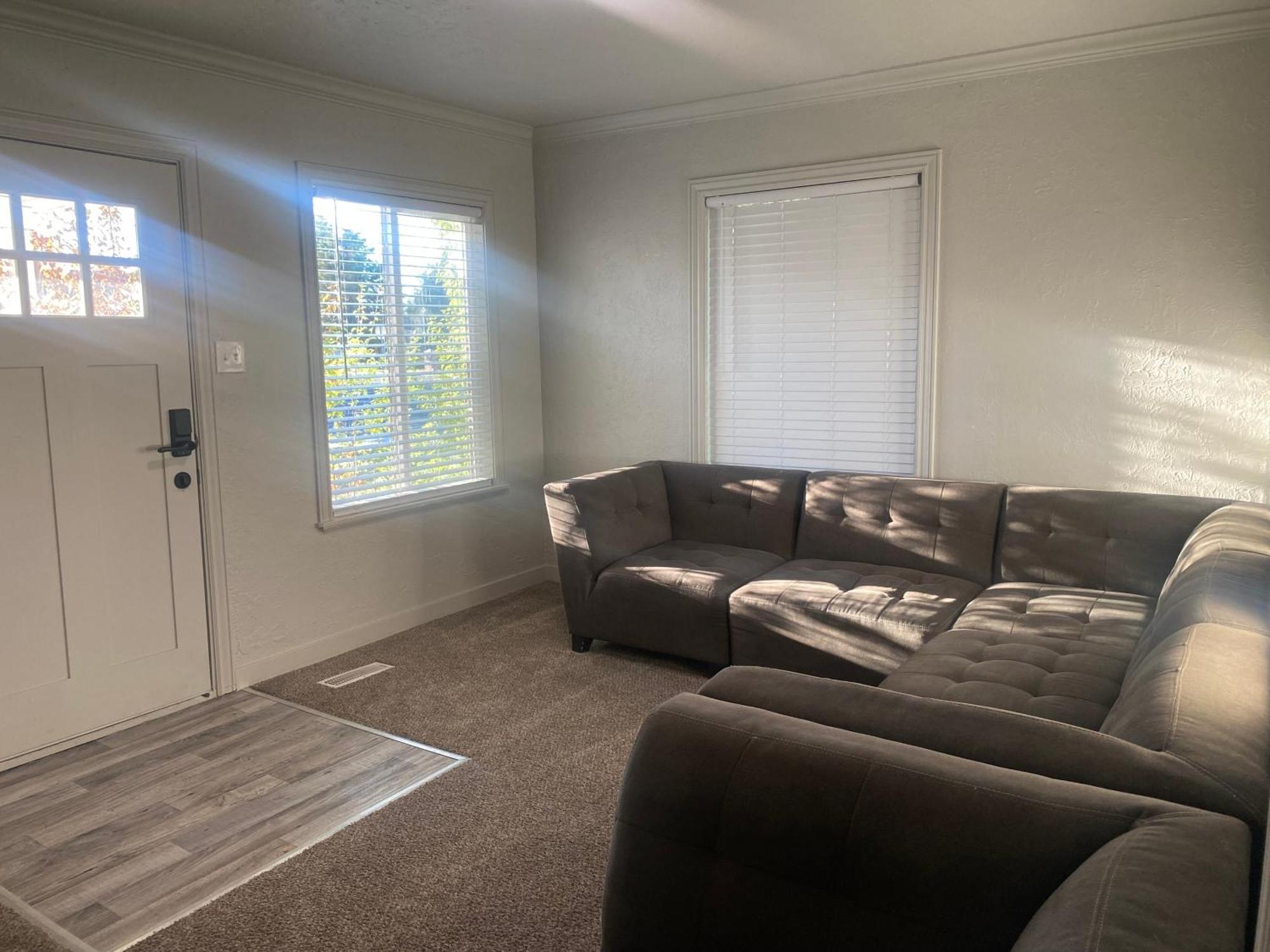 Cute Entire Small House With Large Yard! Pets Welcome! West Valley City Exterior foto